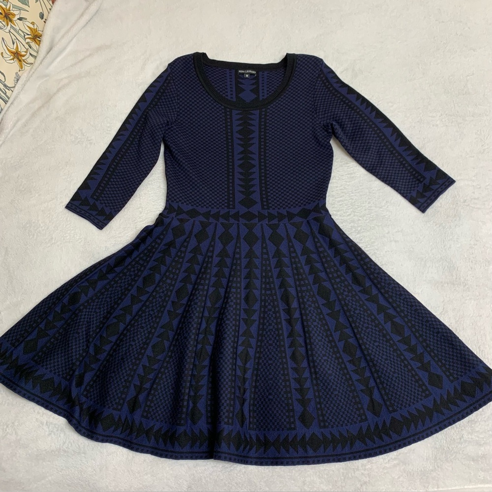 Nina Leonard NWOT sweater dress black and navy blue size M with Aztec print